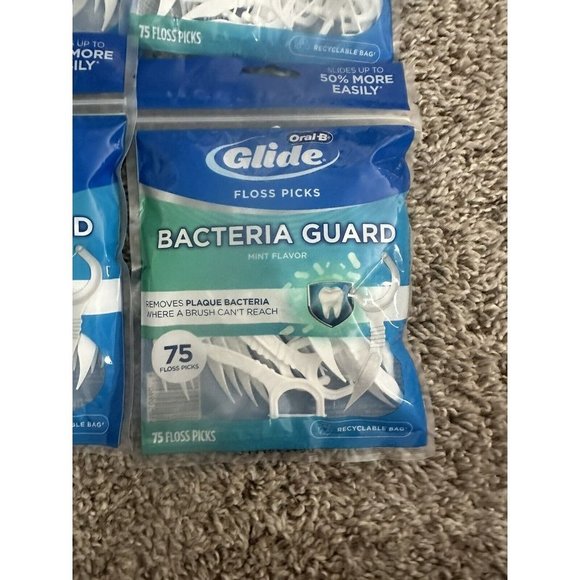 6x Oral-B Glide Bacteria Guard Floss Picks, Mint Flavored, 75 ct - Picture 2 of 4